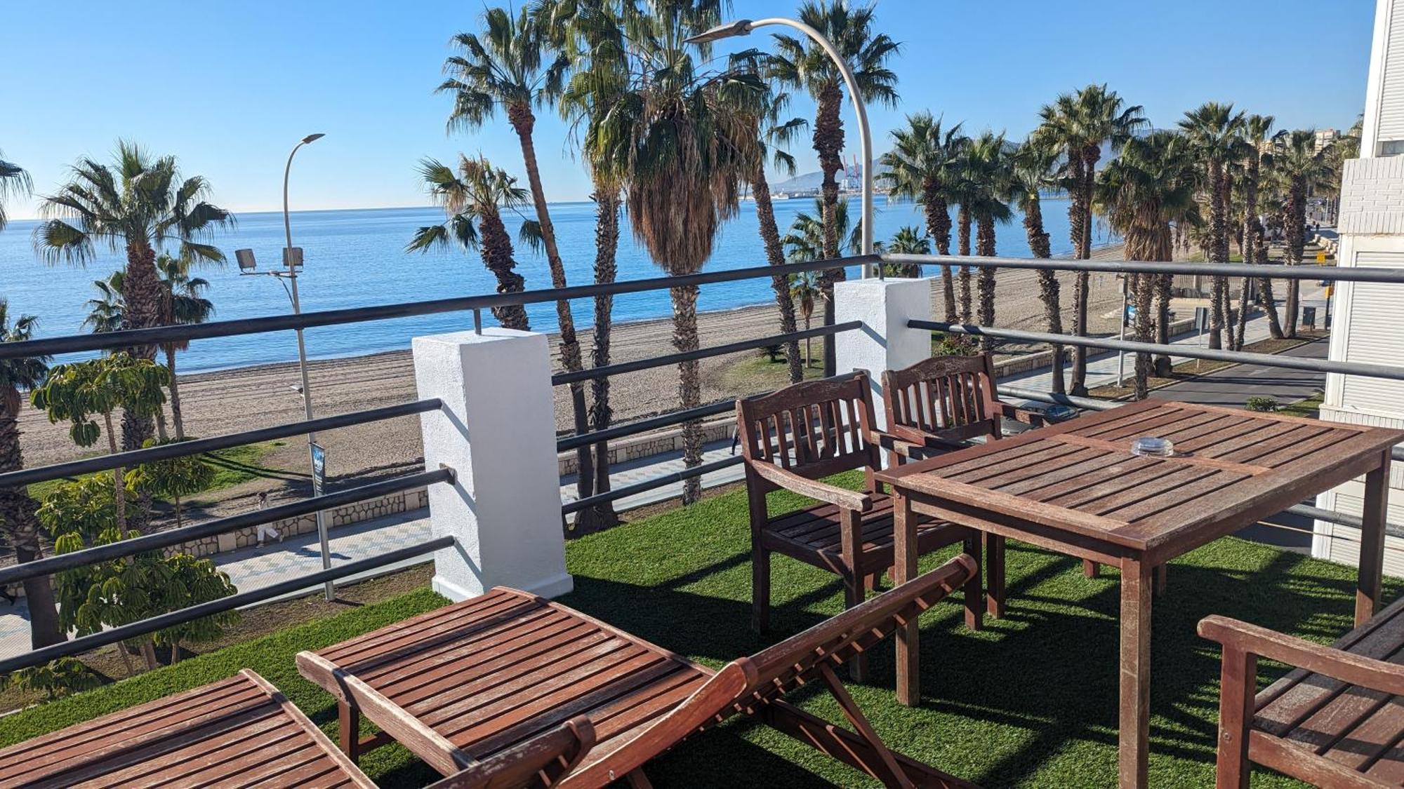 Loft con gran terraza en primera linea de playa Málaga Exterior foto